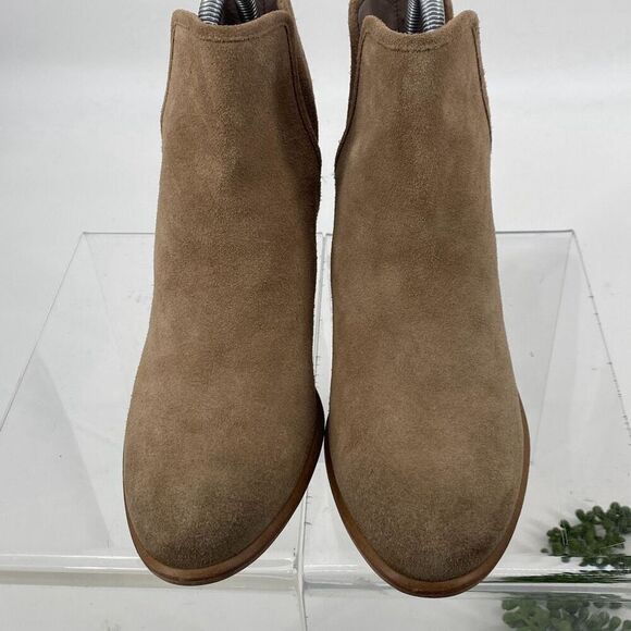 Hinge BP Barris Suede Stacked Heel Pull-On Ankle Bootie Cut-Out Taupe 7‎ - Picture 4 of 15